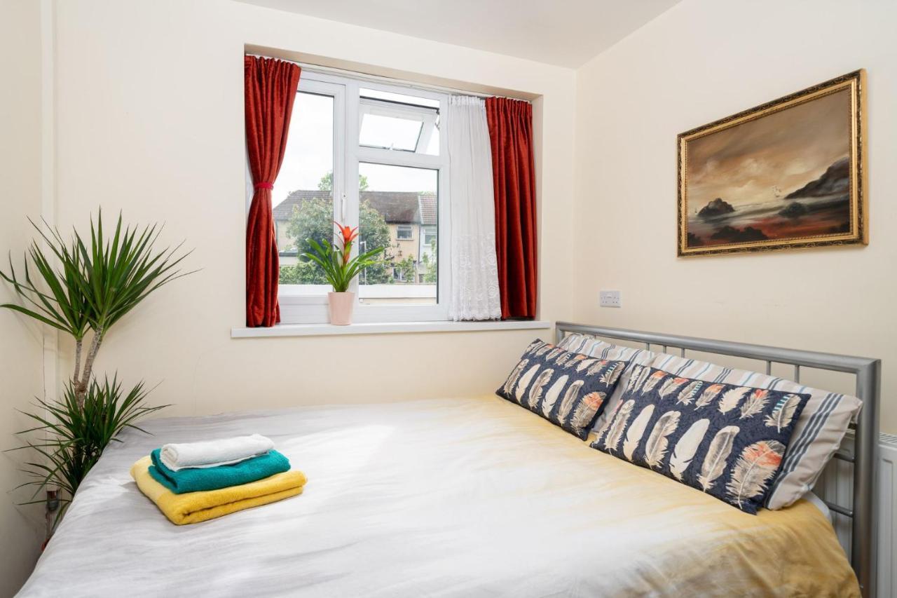 F5 Private Double Room London Eksteriør billede