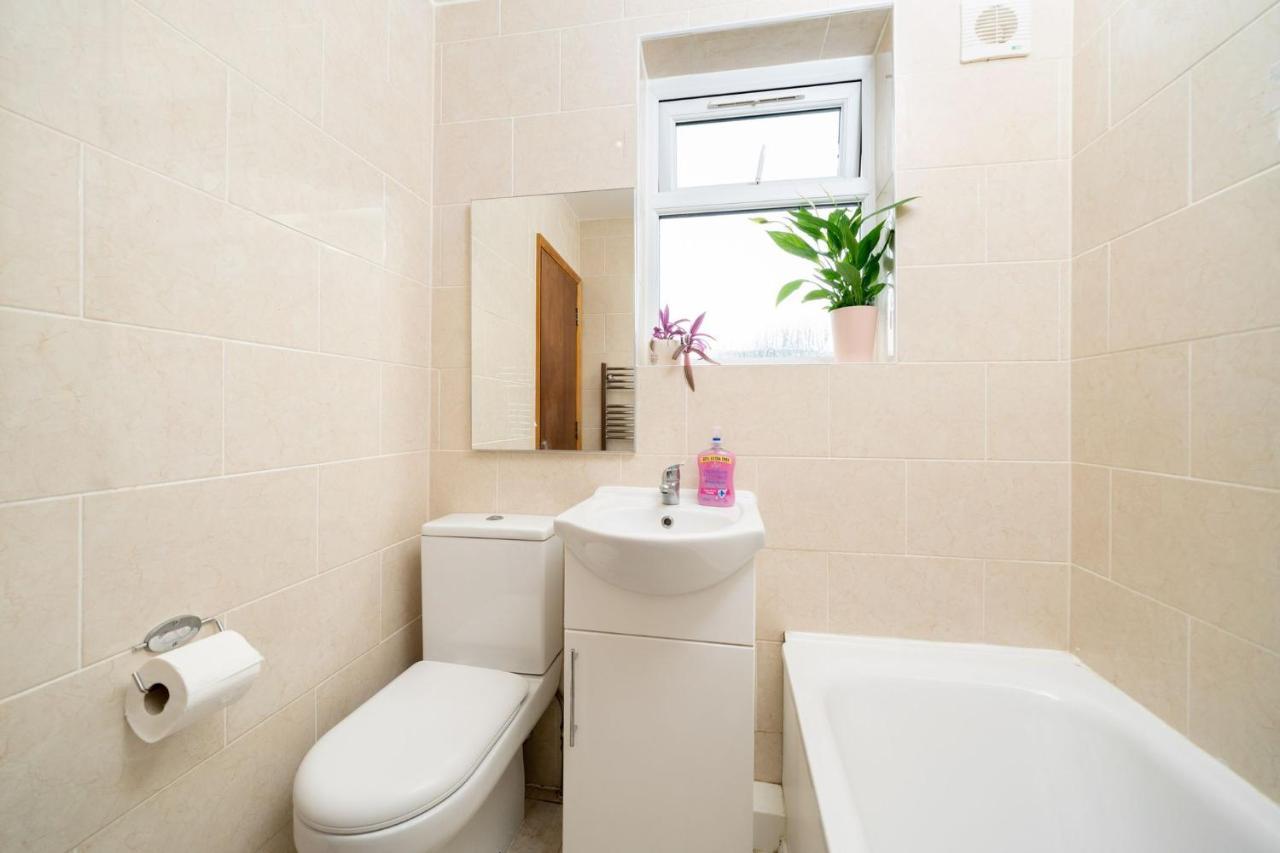 F5 Private Double Room London Eksteriør billede